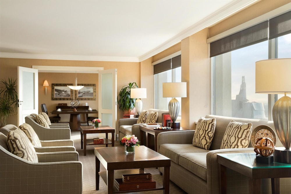 Fairmont Gold, Habitación, 1 cama de matrimonio grande, no fumadores, en esquina del hotel The Fairmont Winnipeg. Foto 8