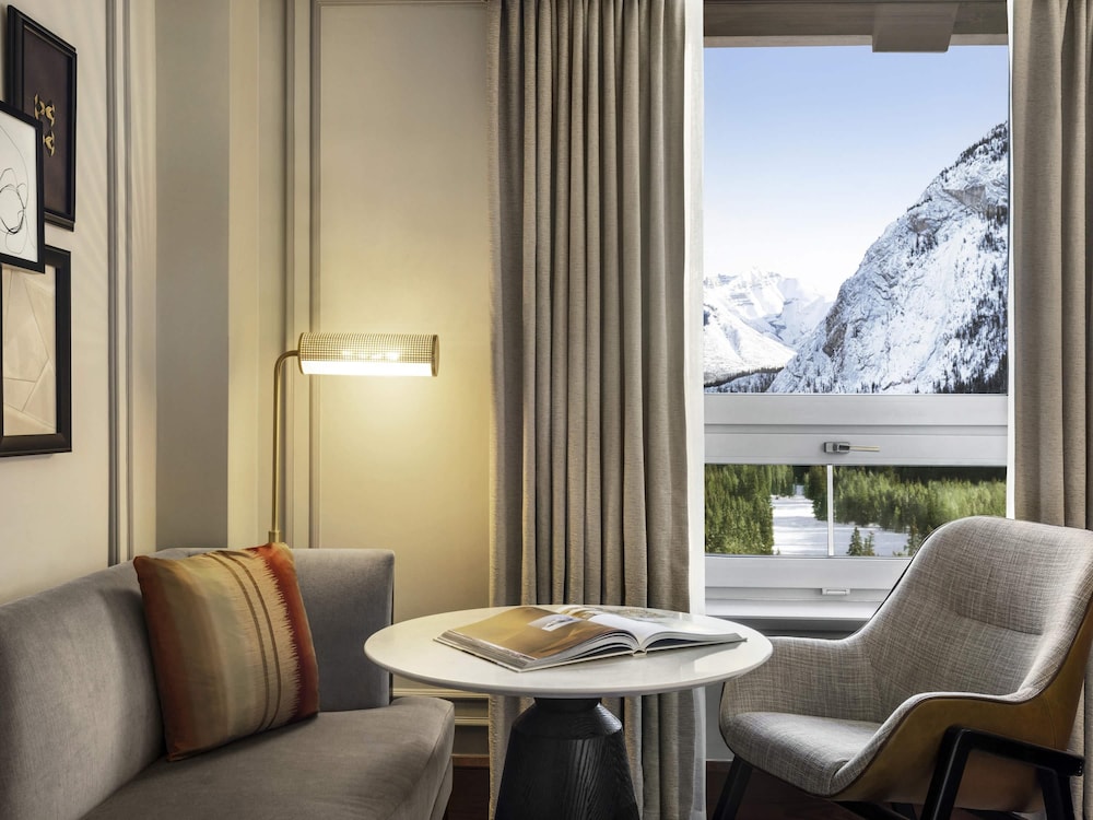 FAIRMONT GOLD VIEW King - 225sf, 21sm, vistas a las montañas, acceso exclusivo al salón con desayuno del hotel Fairmont Banff Springs. Foto 5