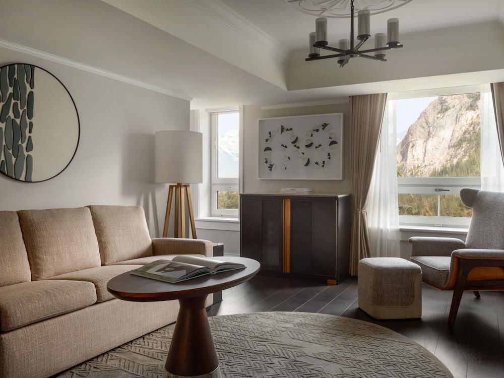 GATEHOUSE SUITE King - 450sf, 41sm, ubicada en la Gatehouse del hotel Fairmont Banff Springs. Foto 8