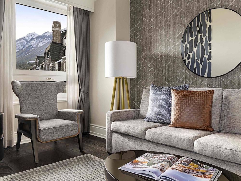 1 BEDROOM SUITE King - 550sf, 51sm, Beneficios Suite Life, ubicada en el edificio principal del hotel Fairmont Banff Springs. Foto 6