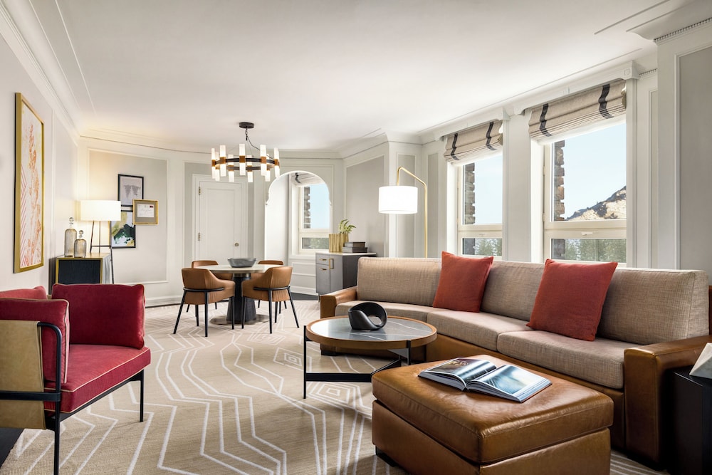 2 BEDROOM SUITE 1 King, 1 Double - 850sf, 79sm, Beneficios Suite Life, ubicada en el edificio principal del hotel Fairmont Banff Springs. Foto 10