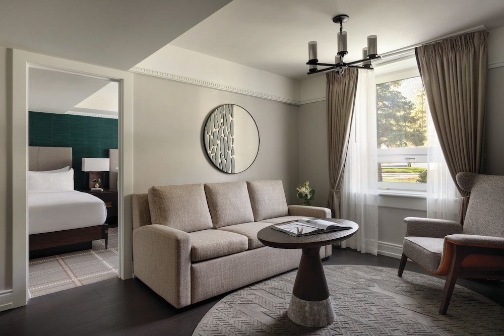 GATEHOUSE SUITE 2 Queens - 450sf, 41sm, alojamiento espacioso, ubicado en la Gatehouse del hotel Fairmont Banff Springs. Foto 9