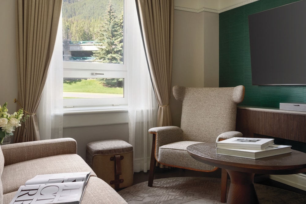GATEHOUSE SUITE 2 Queens - 450sf, 41sm, alojamiento espacioso, ubicado en la Gatehouse del hotel Fairmont Banff Springs. Foto 11
