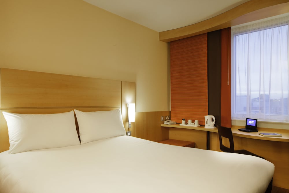Habitación, 1 cama doble del hotel Ibis Luton Airport. Foto 5