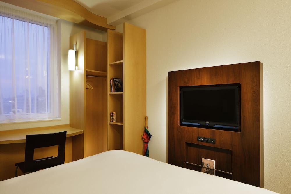 Habitación, 1 cama doble del hotel Ibis Luton Airport. Foto 8