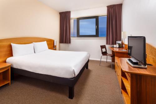 Habitación Doble Estándar del hotel Ibis Northampton Centre. Foto 7