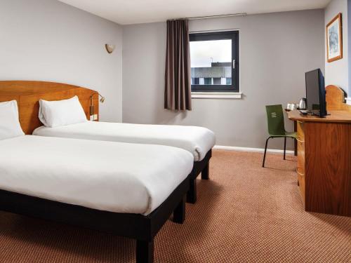 Habitación Doble Estándar - 2 camas del hotel Ibis Northampton Centre. Foto 5