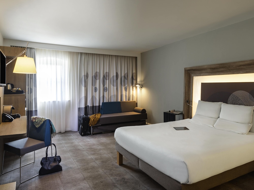 Habitación Superior Premium con cama Queen del hotel Novotel Nottingham Derby. Foto 3