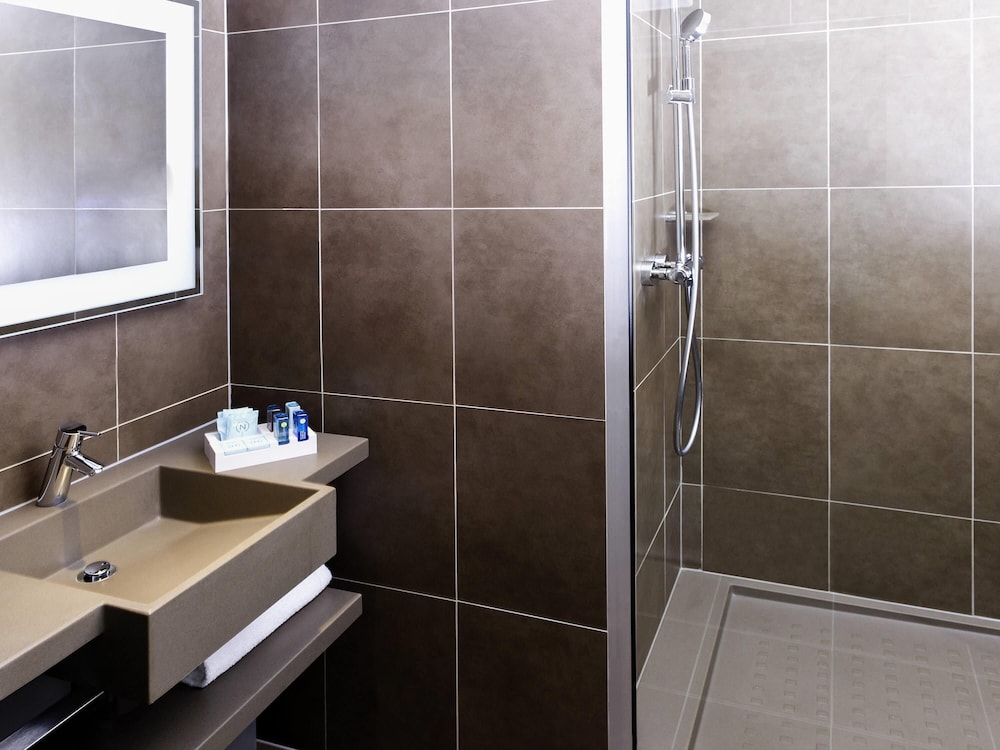 Habitación Superior Premium con cama Queen del hotel Novotel Nottingham Derby. Foto 5