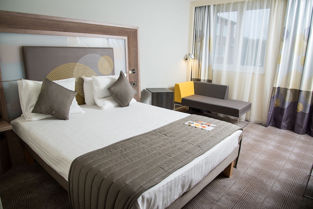 Habitación Ejecutiva Premium con cama Queen del hotel Novotel Nottingham Derby. Foto 1