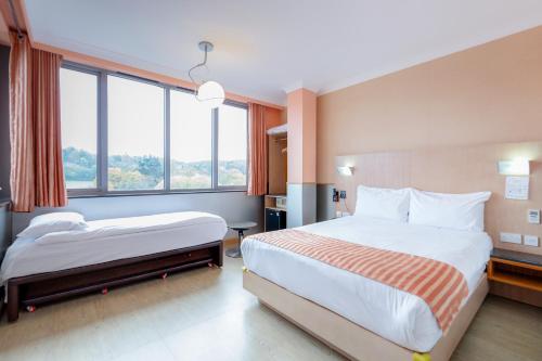 Habitación Twin (2 camas individuales) del hotel Eurotraveller-Premier Harrow. Foto 2