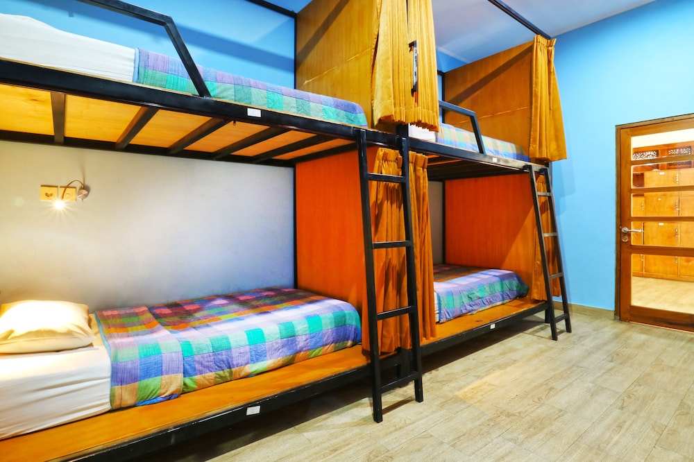 Dormitorio compartido superior del hotel New Ubud Hostel. Foto 3