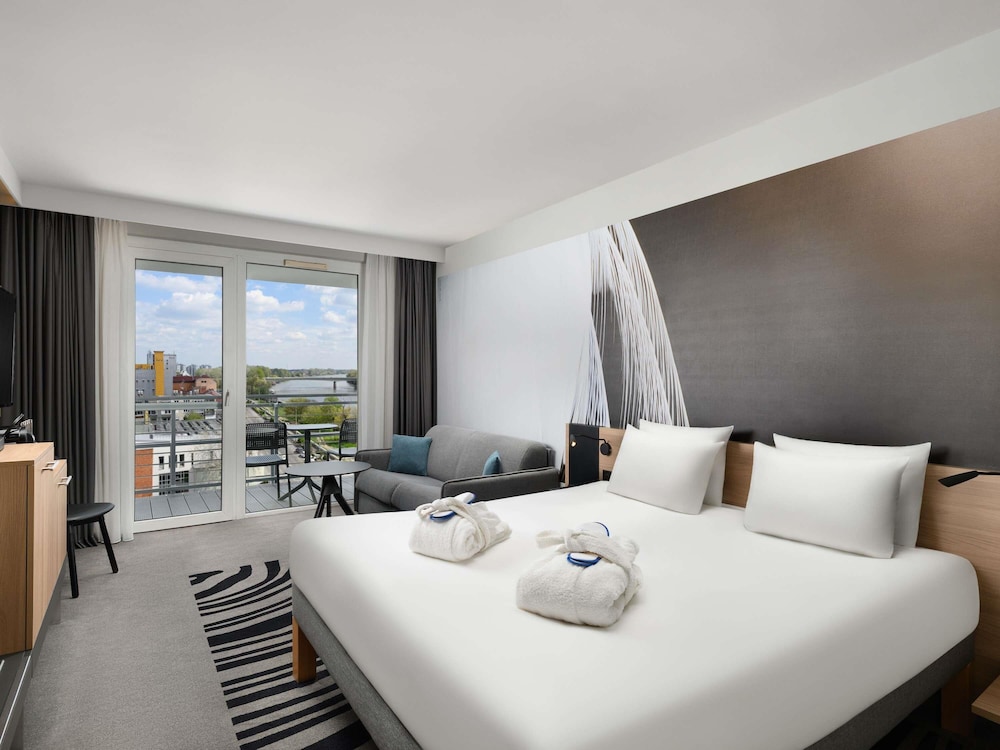 Habitacion Superior con 1 cama doble y Sofa del hotel Novotel Szeged