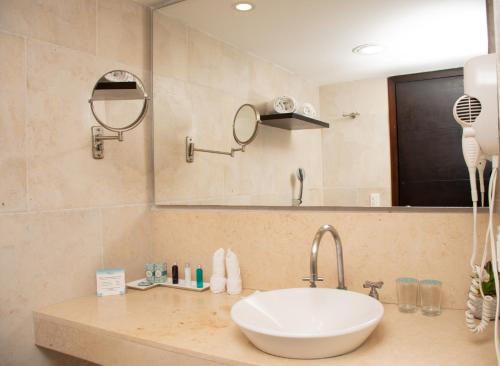 Habitación Doble Superior - 2 camas dobles del hotel Capilla Del Mar. Foto 4