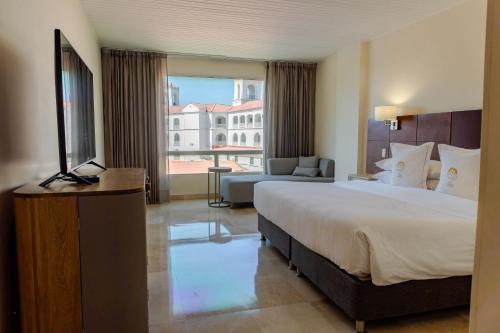 Suite Presidencial con vistas al mar - 1 cama extragrande del hotel Hotel Caribe by Faranda Grand, a member of Radisson Individuals