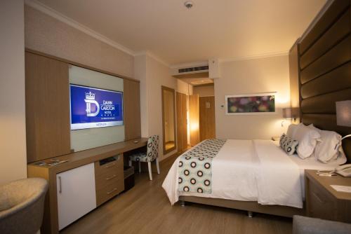 Habitación Doble Estándar del hotel Dann Carlton Medellin. Foto 1