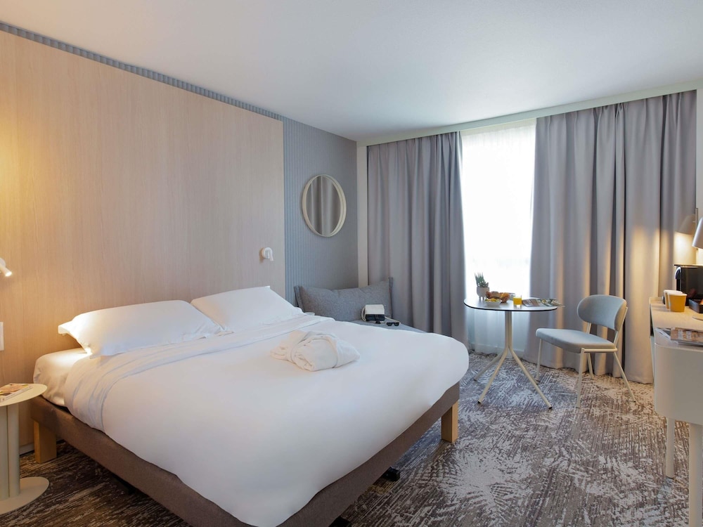 Habitación Executive con 1 cama doble del hotel Novotel Aix En Provence Pont De L'arc Fenouillères. Foto 2