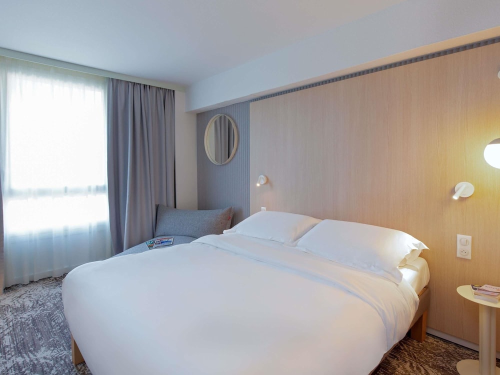 Habitación Executive con 1 cama doble del hotel Novotel Aix En Provence Pont De L'arc Fenouillères. Foto 3