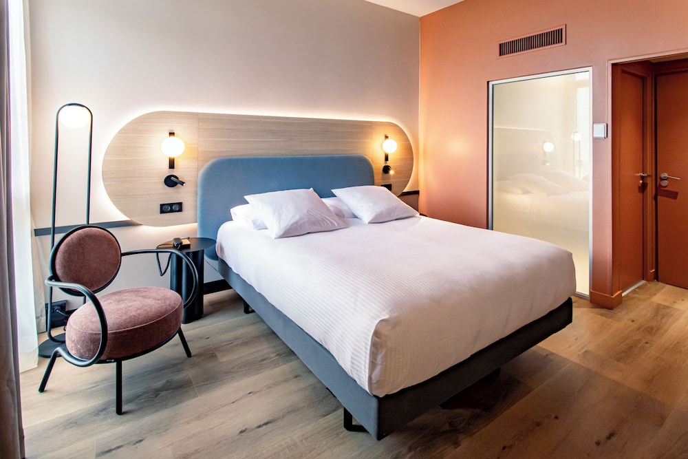 Habitación doble con cama queen - size del hotel Mercure Angouleme De France