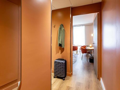 Habitación Deluxe con vista a los jardines del hotel Mercure Angouleme De France. Foto 5