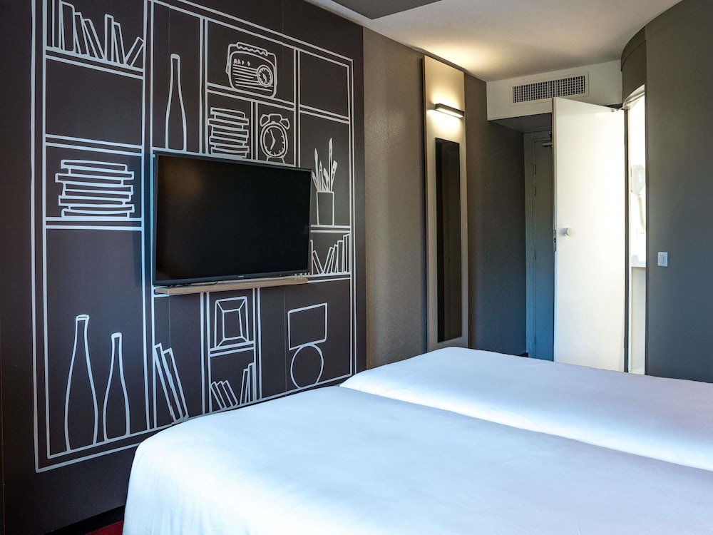 Habitación estándar con dos camas individuales del hotel Ibis Arcachon La Teste. Foto 7