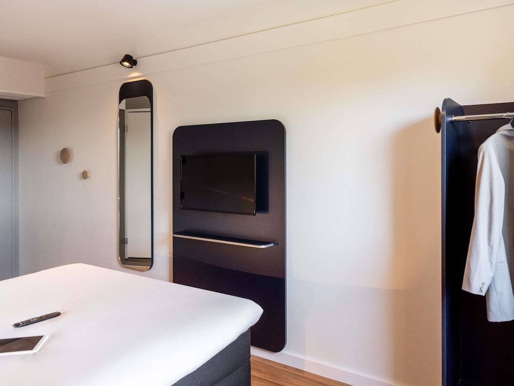 Habitación Estándar con 1 cama doble del hotel IBIS AUCH. Foto 6