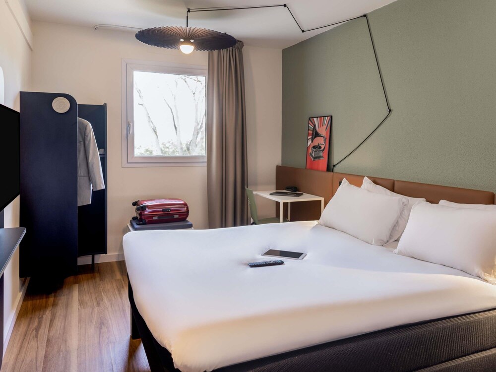 Habitación Estándar con 1 cama doble del hotel IBIS AUCH. Foto 7