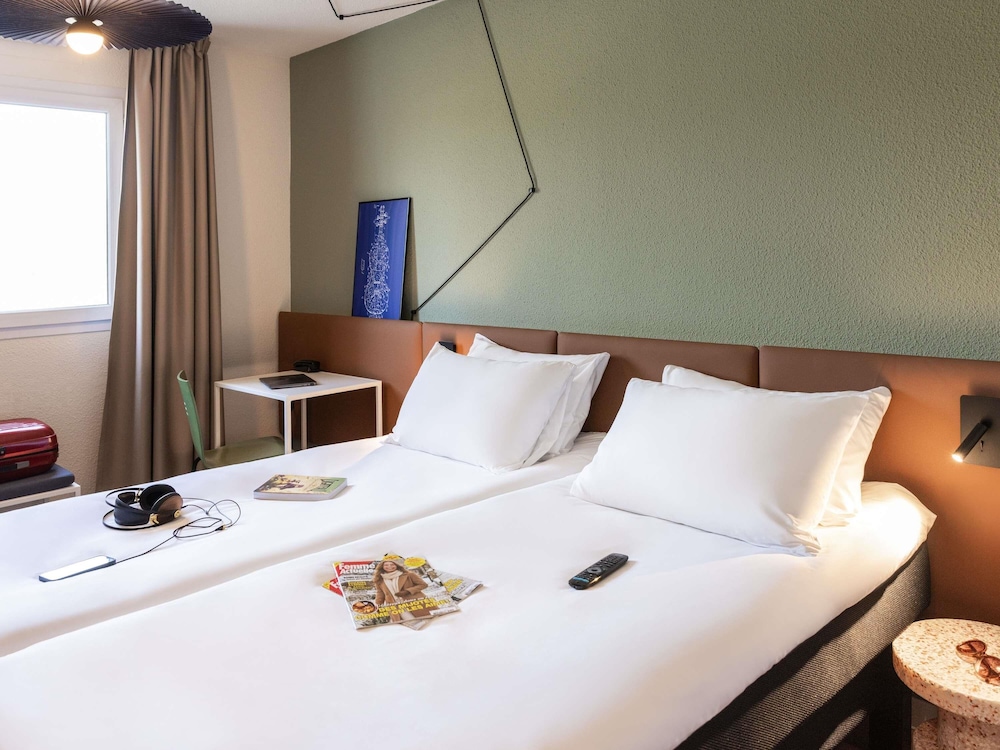 Habitación estándar con dos camas individuales del hotel IBIS AUCH