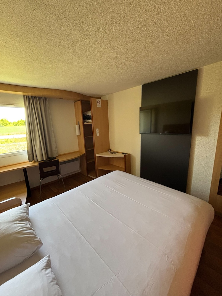 Habitación estándar, 1 cama doble del hotel Ibis Avallon
