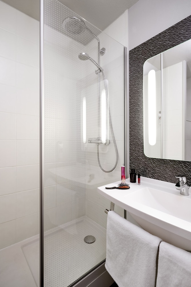 Habitación Estándar con 1 cama doble del hotel Ibis Bayonne Centre. Foto 16