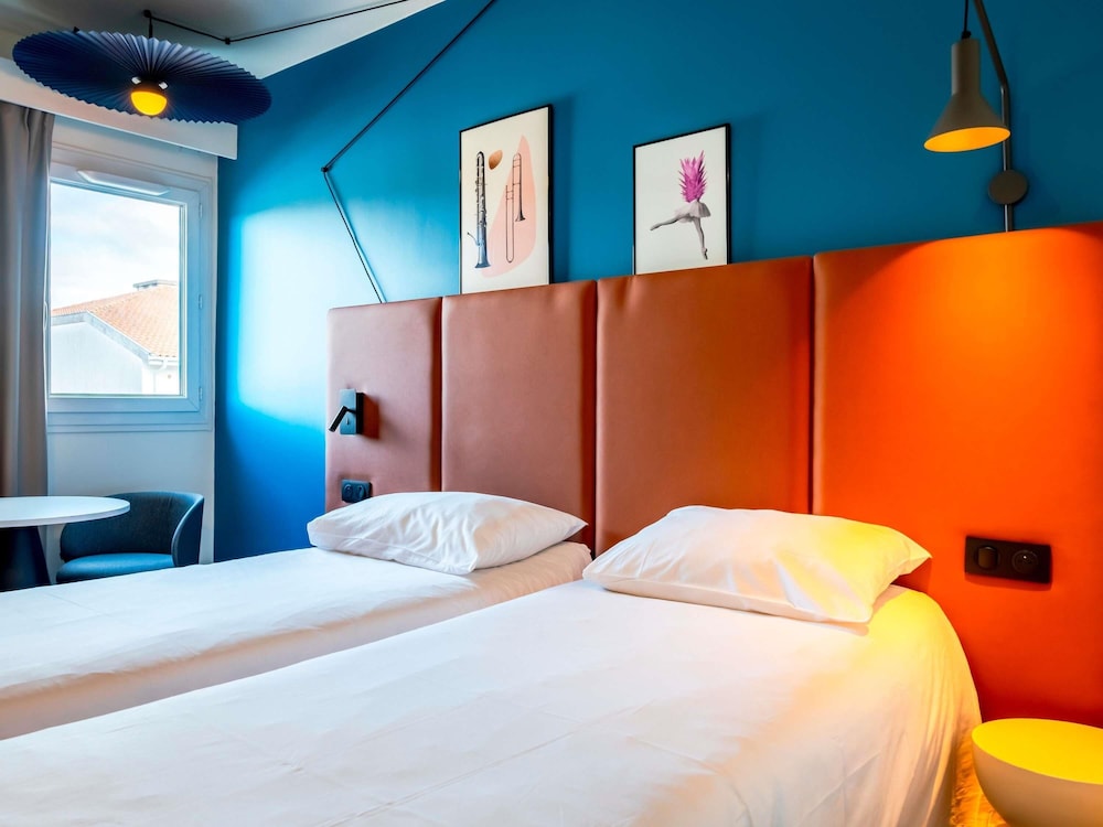 Habitación estándar con 2 camas individuales del hotel Ibis Bayonne Centre. Foto 7