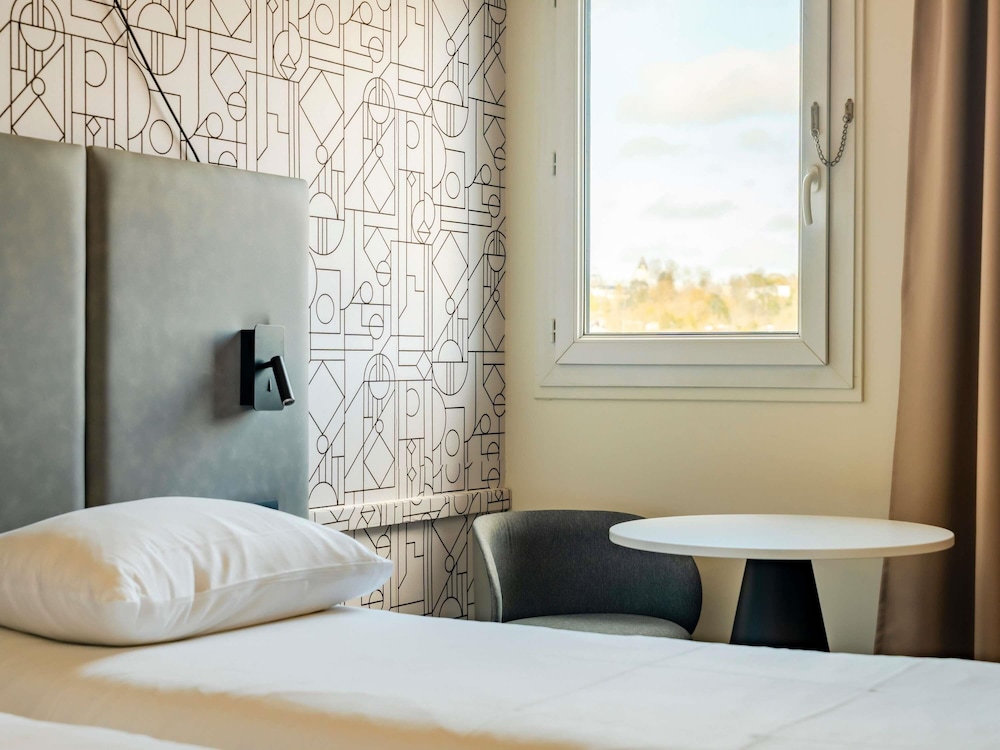 Habitación estándar con 2 camas individuales del hotel Ibis Bayonne Centre. Foto 8