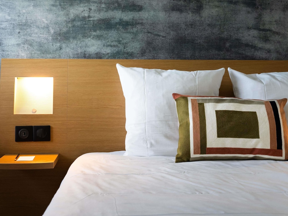 Habitación Clásica con 1 cama grande y 1 sofá - cama individual del hotel Novotel Bayeux