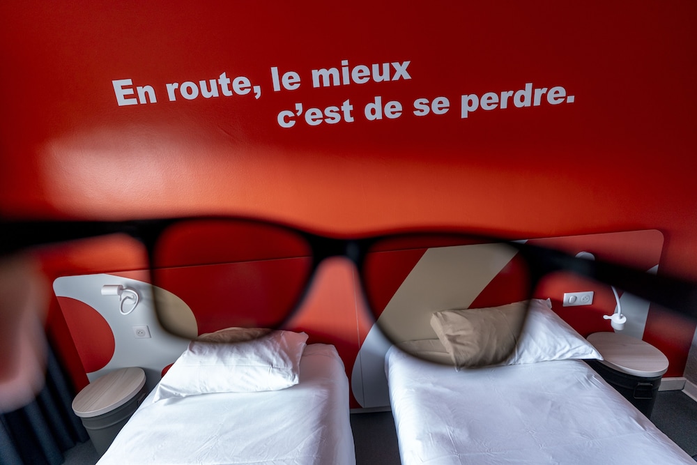 Habitación estándar con camas individuales del hotel Ibis Styles Beauvais. Foto 1