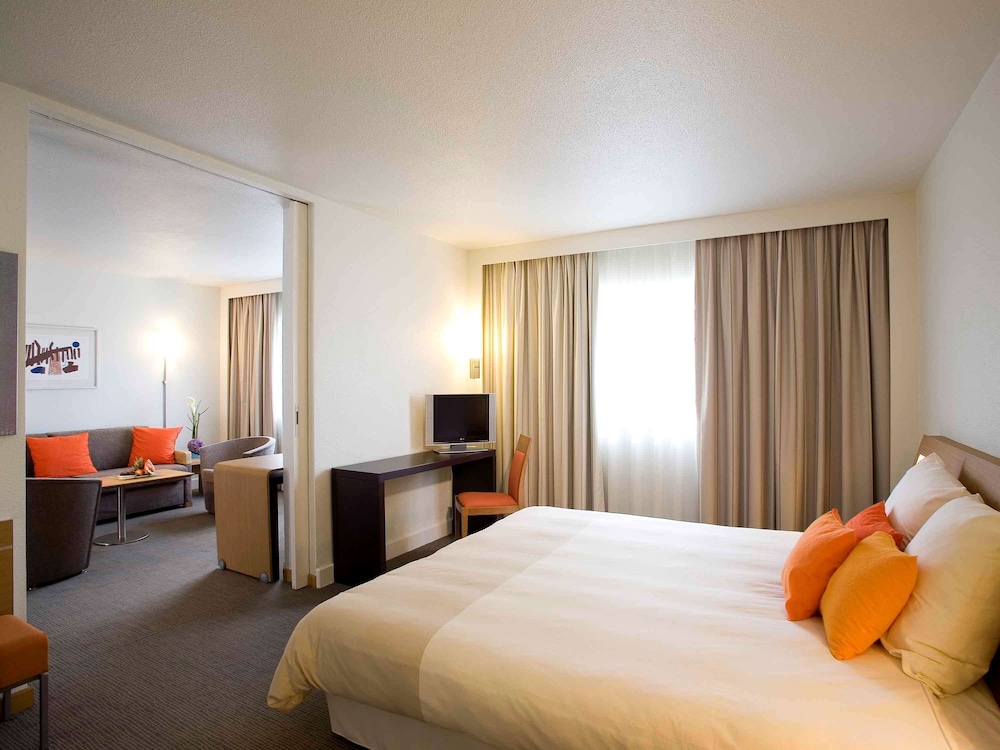 Habitación Ejecutiva con 1 cama king - size del hotel Novotel Belfort Centre Atria. Foto 2