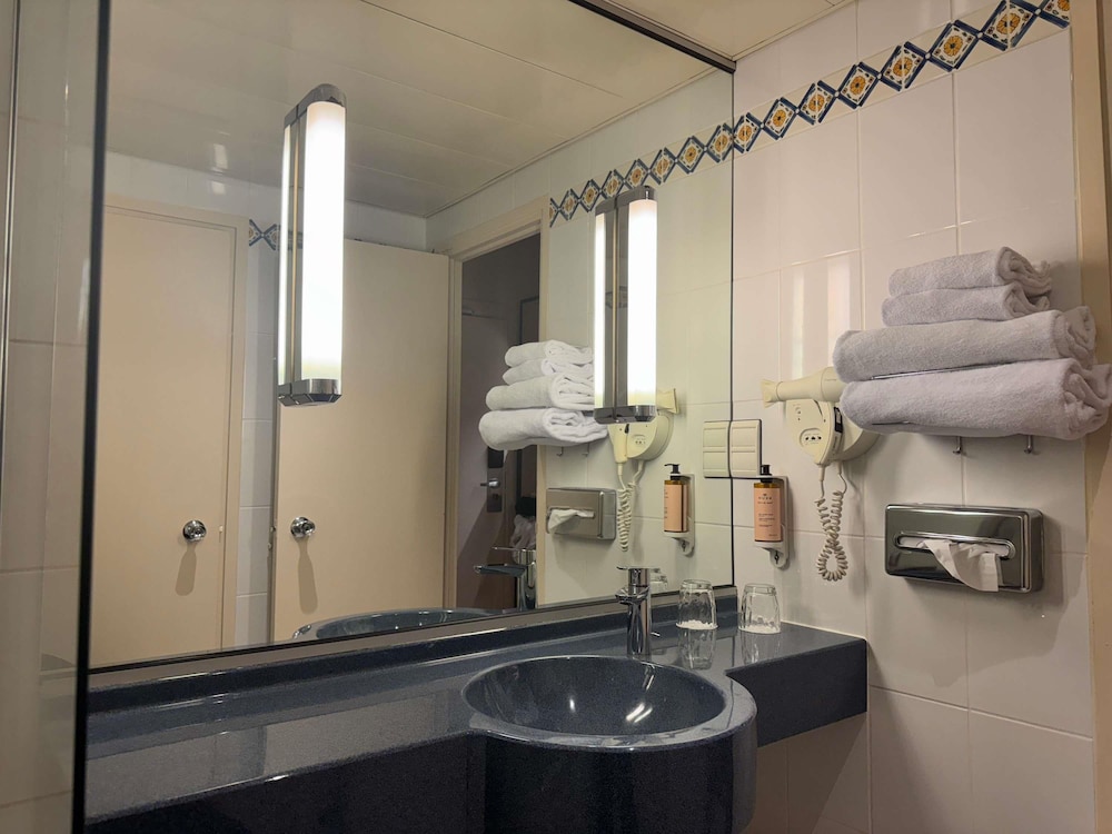 Habitación Classic - Dos camas individuales del hotel Mercure Besancon Parc Micaud. Foto 9