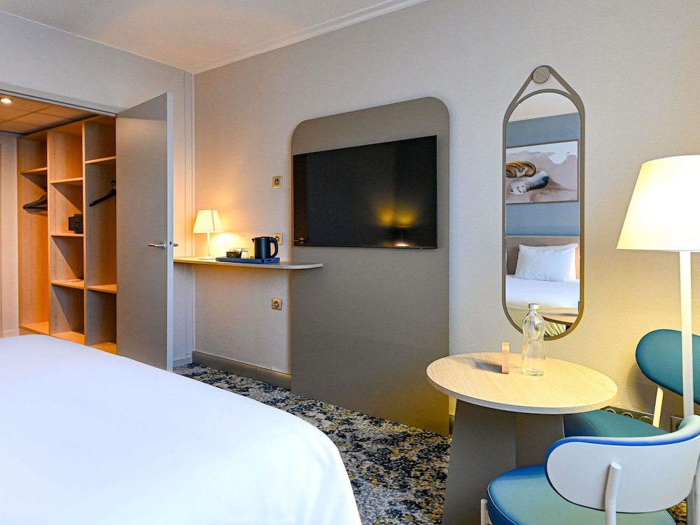 Habitación Clásica con 1 cama doble y 1 sofá - cama para 1 persona del hotel Mercure Blois Centre. Foto 2