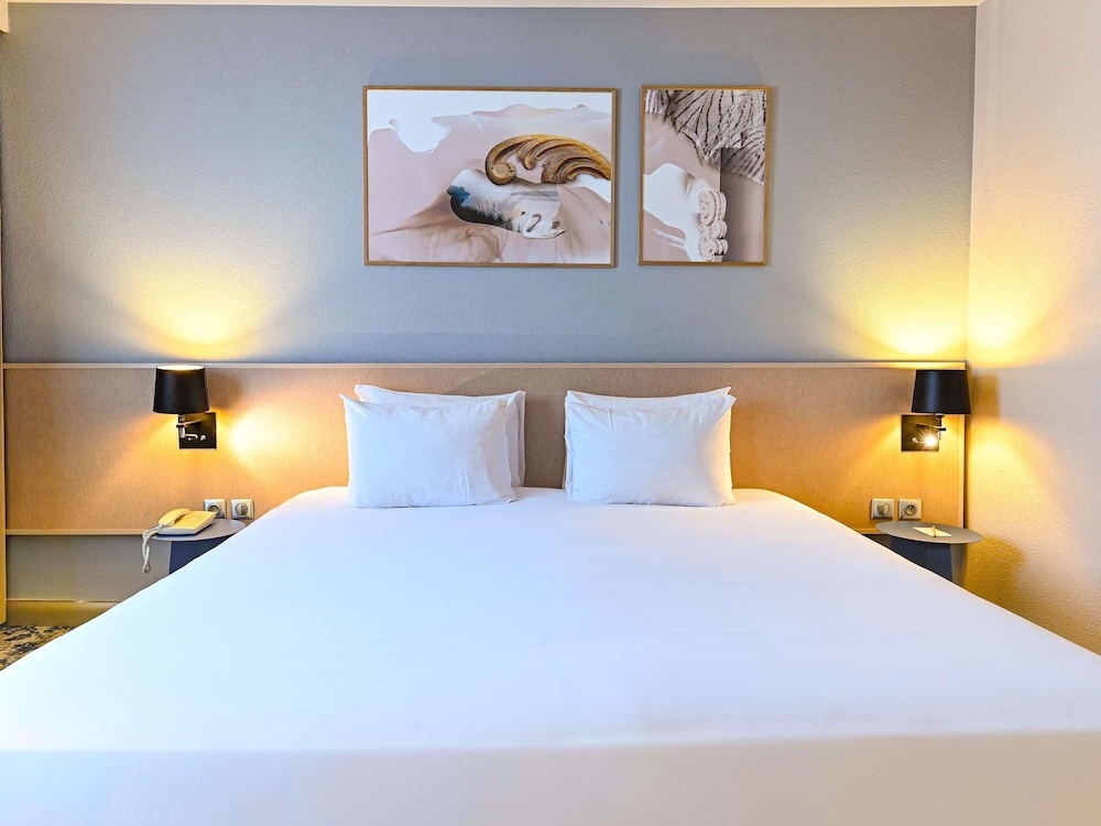 Habitación Familiar - 1 cama doble y 1 sofá - cama doble del hotel Mercure Blois Centre. Foto 4