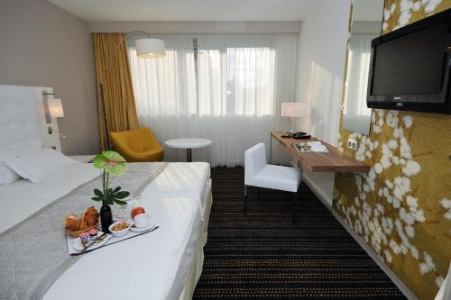 Habitación Doble Privilege del hotel Mercure Bourg En Bresse. Foto 5