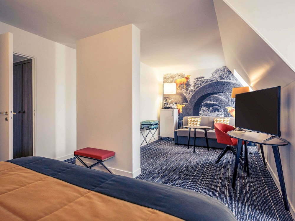 Suite Junior con 1 cama doble y Sofá del hotel De Bourbon - Mercure Bourges. Foto 1