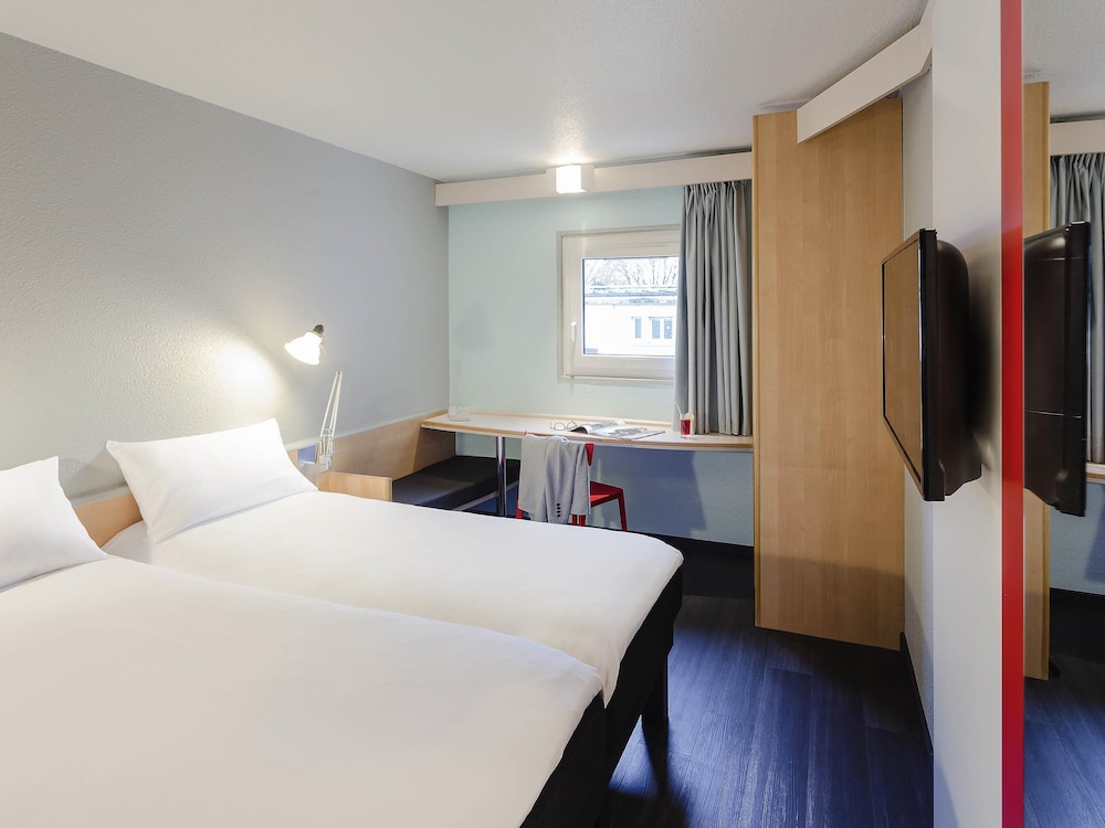 Habitación estándar con dos camas individuales del hotel IBIS BOURGES