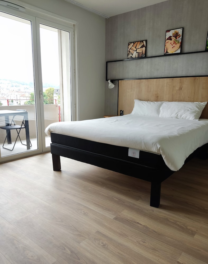 Habitación Superior del hotel Ibis Brive Centre. Foto 1