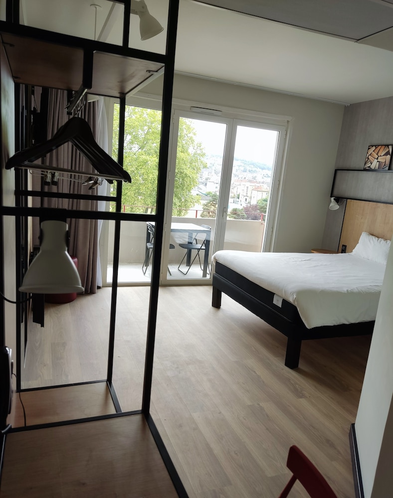 Habitación Superior del hotel Ibis Brive Centre. Foto 3
