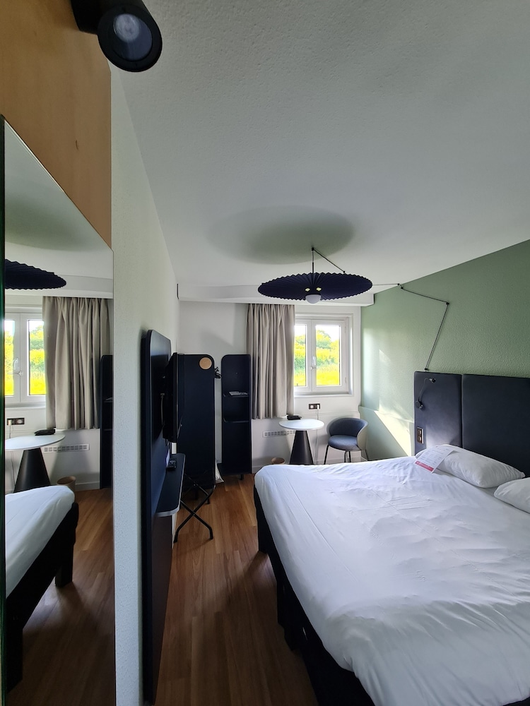 Habitación Estándar con 1 cama doble del hotel IBIS VANNES. Foto 2