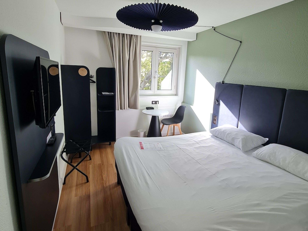 Habitación Estándar con 1 cama doble del hotel IBIS VANNES. Foto 4