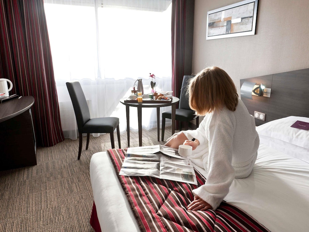 Habitación Standard con cama doble del hotel Mercure Vannes Le Port. Foto 3