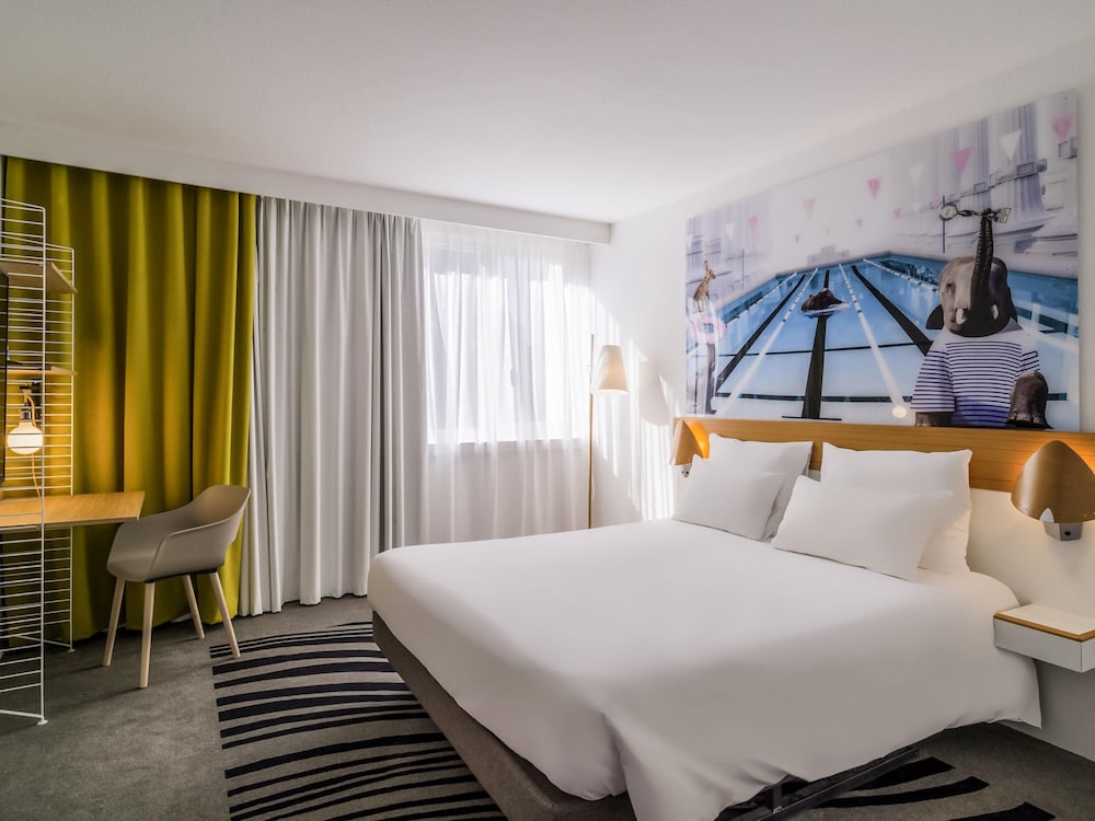 Habitación Classic: 1 cama doble y 1 sofá cama para dos personas del hotel Novotel Paris Créteil Le Lac. Foto 3