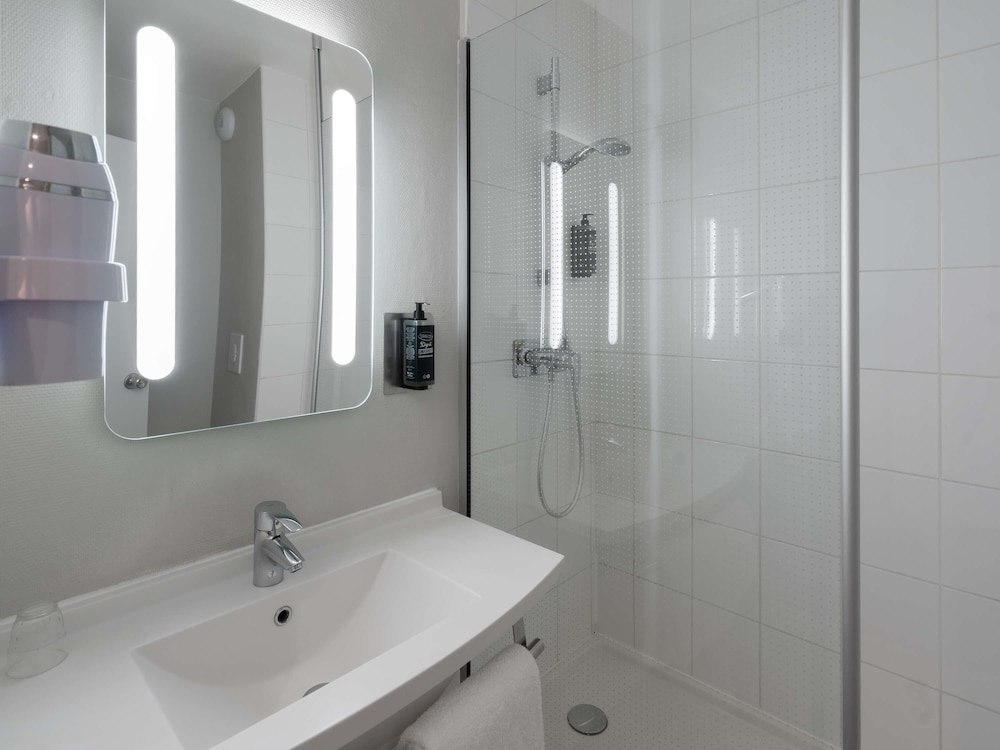 Habitación Estandar del hotel Ibis Epernay Centre Ville. Foto 8