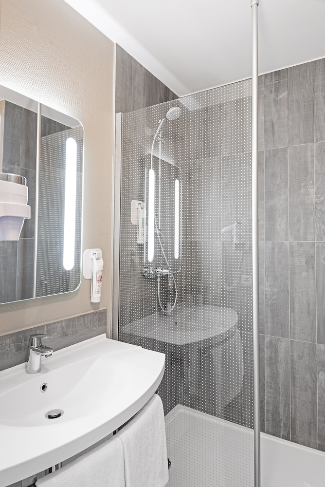 Habitación Estandar del hotel Ibis Epernay Centre Ville. Foto 9