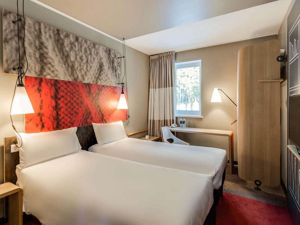 Habitación estándar con dos camas individuales del hotel Ibis Epernay Centre Ville. Foto 6